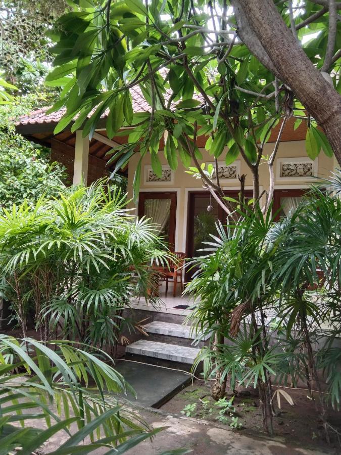 Pondok Aldi Hostel Amed Eksteriør bilde