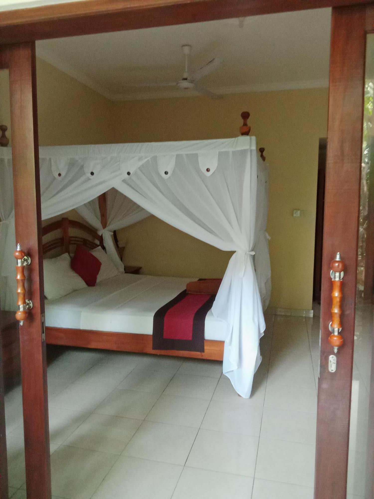 Pondok Aldi Hostel Amed Eksteriør bilde