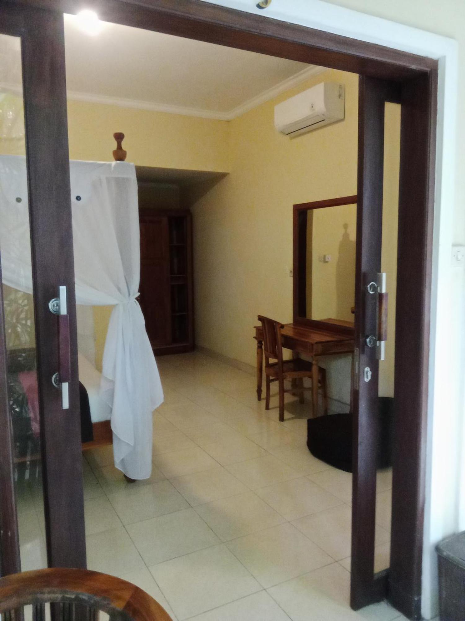 Pondok Aldi Hostel Amed Eksteriør bilde